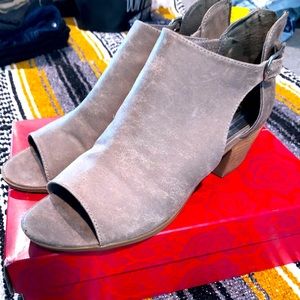 Carlos Santana bootie